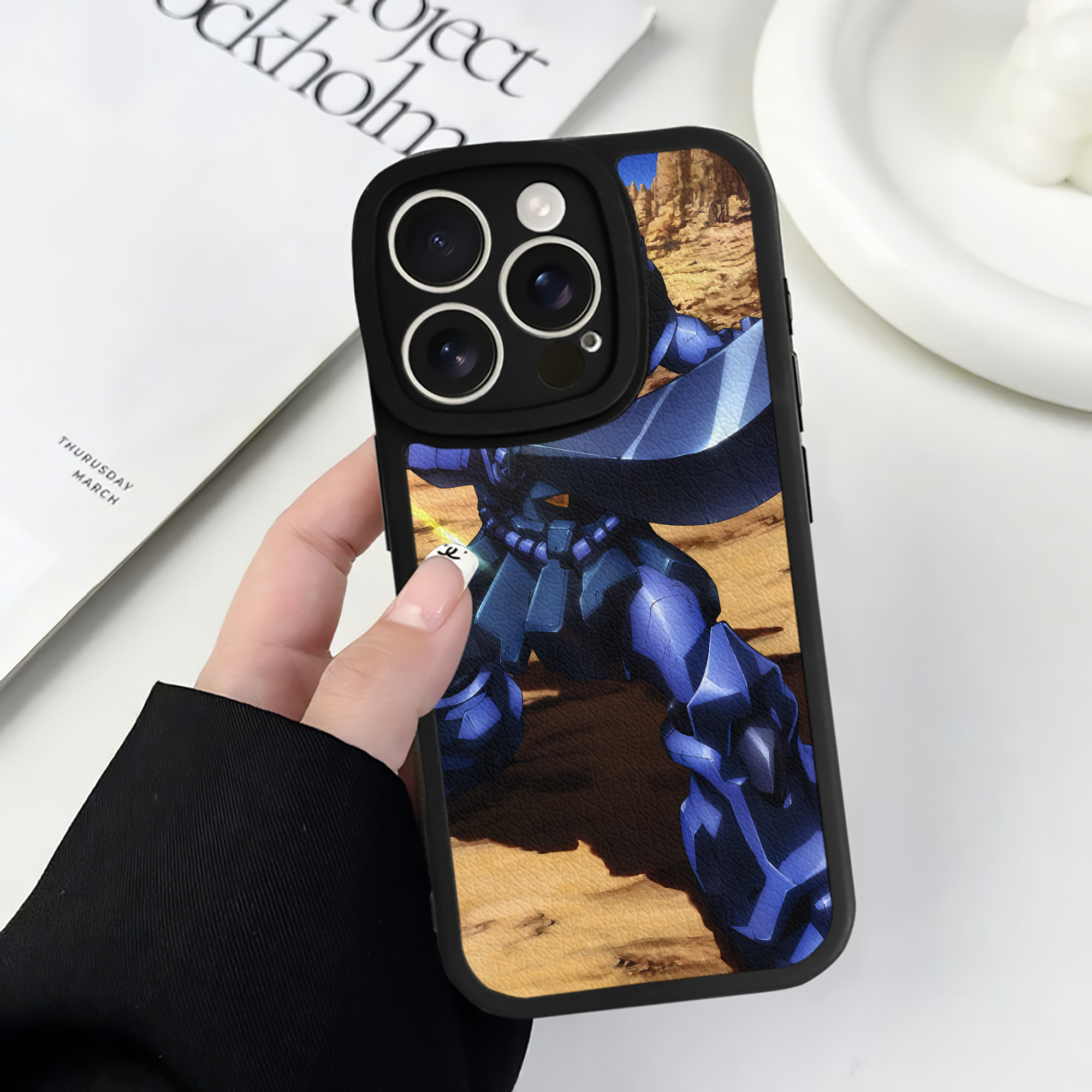（画像用） 機動戦士ガンダム Mobile Suit Gundam 【iPhone 16シリーズ対応】シリコンスマホケース（レザー調） 材質：シリコン